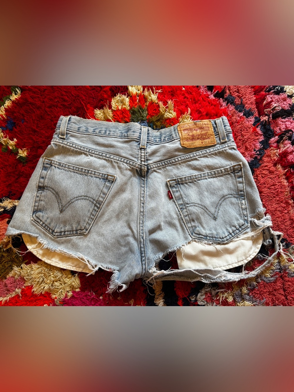 Y2K Vintage Levi’s 100% Cotton Light Wash Cut Off Jeans Sz M - Picture 2 of 9